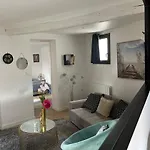דירה Joli Avec Cour Privee Proche Gare & Centre
