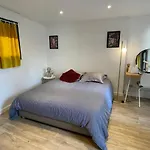 Joli Avec Cour Privee Proche Gare & Centre דירה