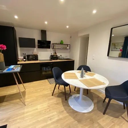 Joli Avec Cour Privée Proche Gare&centre Rouen