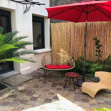 Joli Avec Cour Privée Proche Gare&centre