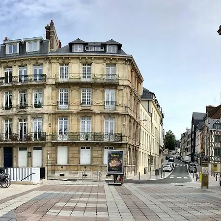 Joli Avec Cour Privée Proche Gare&centre Appartement