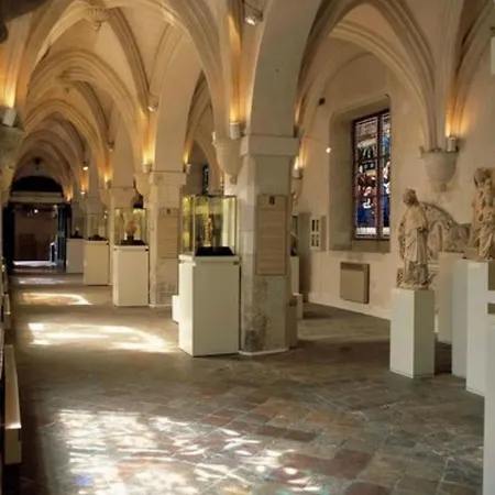 Joli Avec Cour Privée Proche Gare&centre Rouen