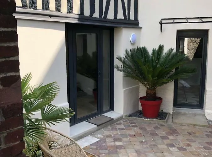 Joli Avec Cour Privee Proche Gare & Centre Lejlighed